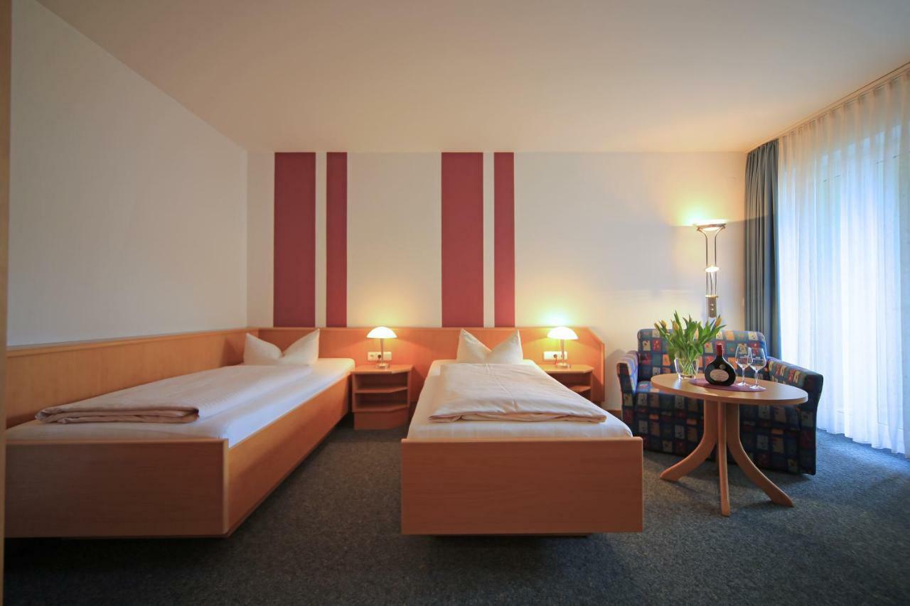 Hotel Weinstube Schwalbennest Karlstadt Exterior foto